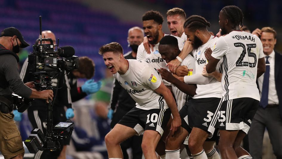 Fulham celebrate Neeskens Kebano's goal