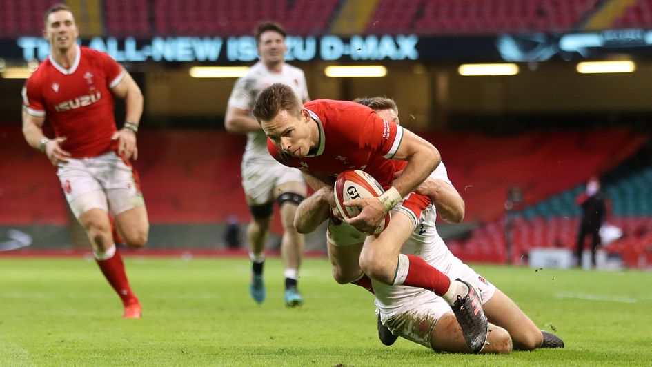 Wales' Liam Williams dives in to score his side's second try