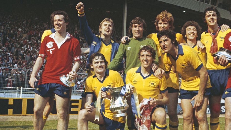 Pat Jennings (green jersey) and Arsenal celebrate after their 3-2 victory over Man Unitred in the 1979 FA Cup Final