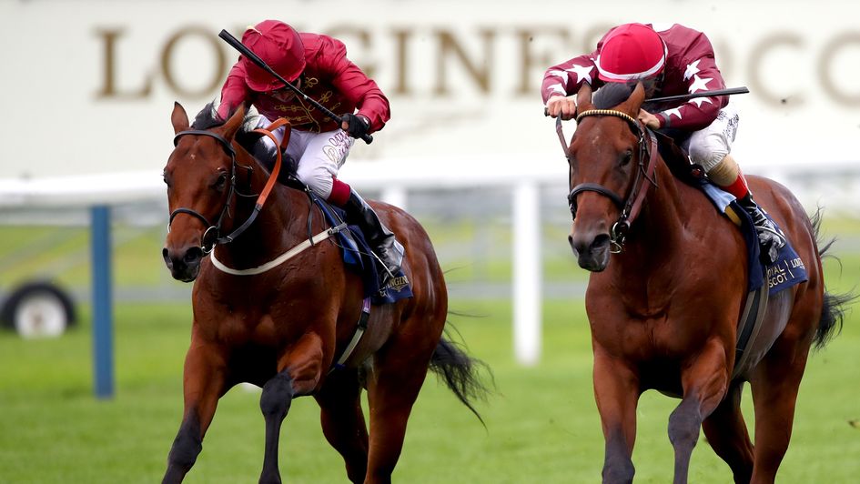 The Lir Jet (left) stays on strongly to win